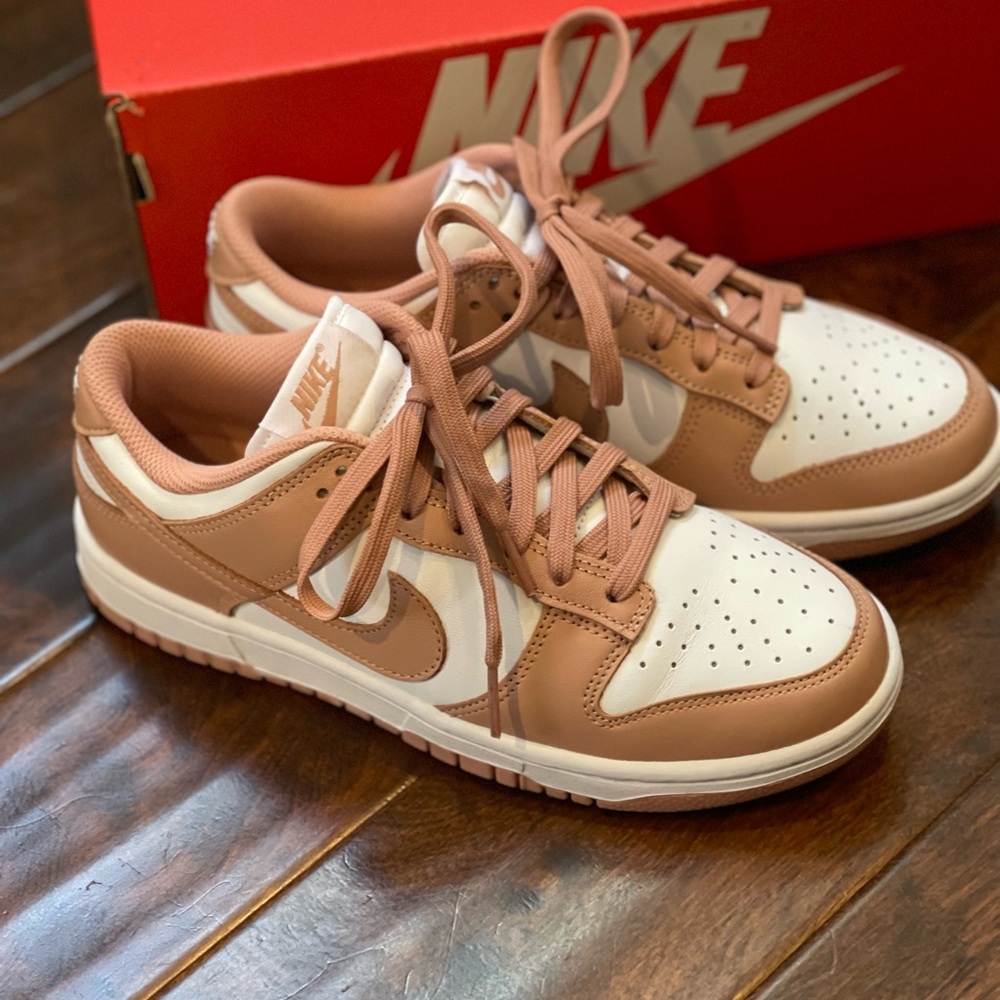 Nike women’s dunk low white/rose whisper